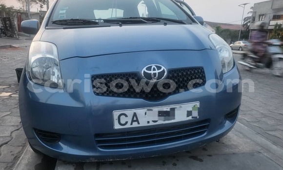 Buy Used Toyota Yaris Blue Car in Cotonou in Benign
