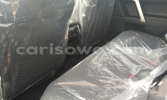 Ra Tuntun Toyota Land Cruiser Prado funfun Ọkọ̀ in Cotonou ni Benin Ra Tuntun Toyota Land Cruiser Prado funfun Ọkọ̀ in Cotonou ni Benin