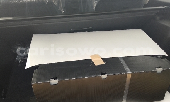 Ra Tuntun Toyota Land Cruiser Prado funfun Ọkọ̀ in Cotonou ni Benin Ra Tuntun Toyota Land Cruiser Prado funfun Ọkọ̀ in Cotonou ni Benin