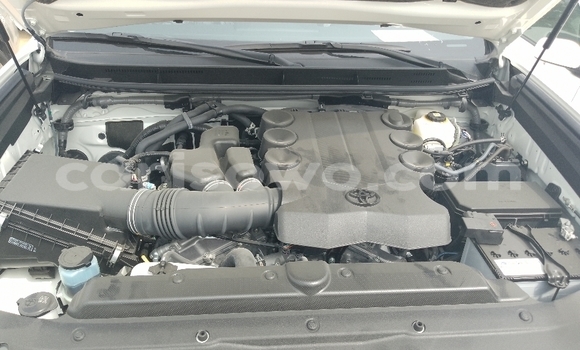 Ra Tuntun Toyota Land Cruiser Prado funfun Ọkọ̀ in Cotonou ni Benin Ra Tuntun Toyota Land Cruiser Prado funfun Ọkọ̀ in Cotonou ni Benin