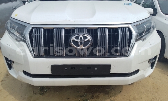 Ra Tuntun Toyota Land Cruiser Prado funfun Ọkọ̀ in Cotonou ni Benin Ra Tuntun Toyota Land Cruiser Prado funfun Ọkọ̀ in Cotonou ni Benin