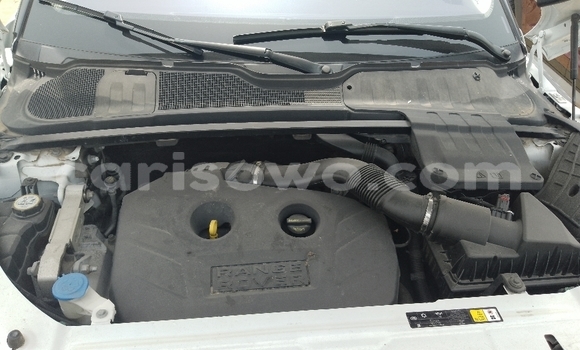 Ra Àlòkù Land Rover Range Rover Evoque funfun Ọkọ̀ in Cotonou ni Benin Ra Àlòkù Land Rover Range Rover Evoque funfun Ọkọ̀ in Cotonou ni Benin