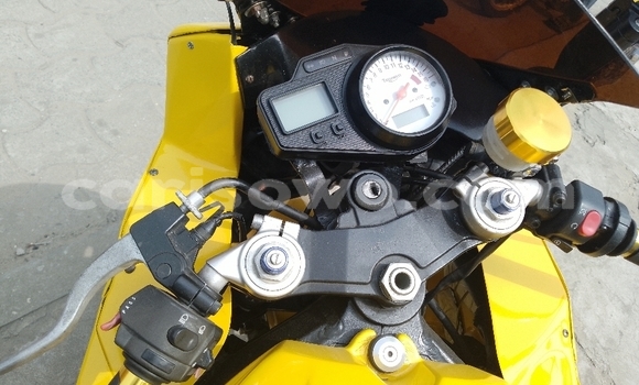 Ra Àlòkù Triumph Daytona Miiran Mọto in Cotonou ni Benin Ra Àlòkù Triumph Daytona Miiran Mọto in Cotonou ni Benin