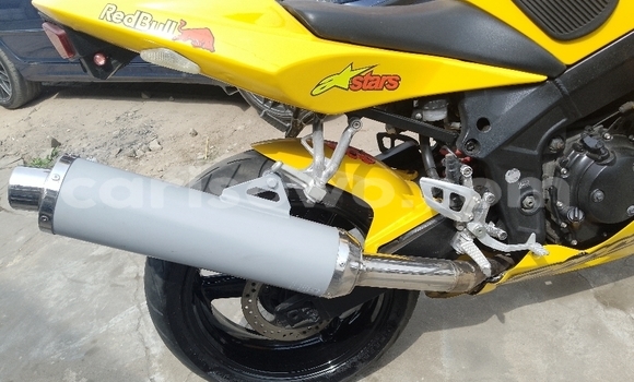 Ra Àlòkù Triumph Daytona Miiran Mọto in Cotonou ni Benin Ra Àlòkù Triumph Daytona Miiran Mọto in Cotonou ni Benin