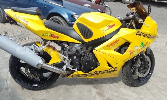 Ra Àlòkù Triumph Daytona Miiran Mọto in Cotonou ni Benin Ra Àlòkù Triumph Daytona Miiran Mọto in Cotonou ni Benin