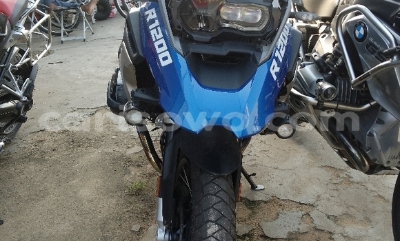 Sayi Na hannu BMW GS Blue Motsi in Cotonou a Benin