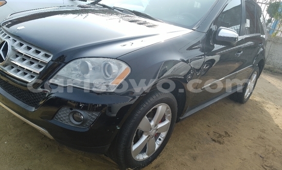 Ra Àlòkù Mercedes-Benz ML–Class Black Ọkọ̀ in Cotonou ni Benin