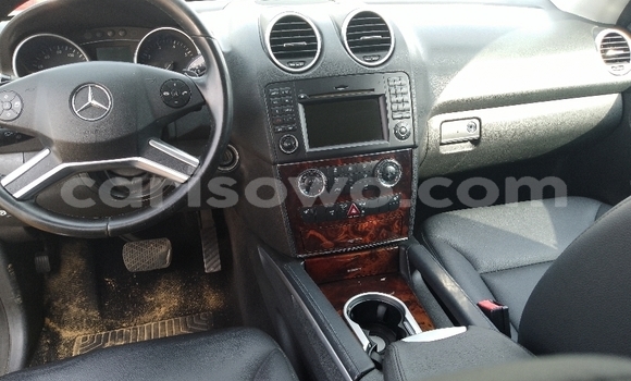 Acheter Occasion Voiture Mercedes-Benz ML–Class Noir à Cotonou, Benin Acheter Occasion Voiture Mercedes-Benz ML–Class Noir à Cotonou, Benin