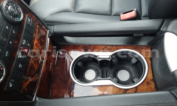 Acheter Occasion Voiture Mercedes-Benz ML–Class Noir à Cotonou, Benin Acheter Occasion Voiture Mercedes-Benz ML–Class Noir à Cotonou, Benin