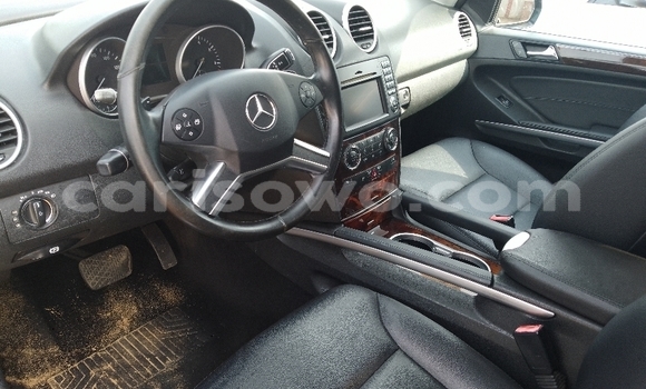 Acheter Occasion Voiture Mercedes-Benz ML–Class Noir à Cotonou, Benin Acheter Occasion Voiture Mercedes-Benz ML–Class Noir à Cotonou, Benin