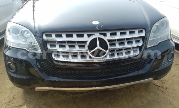Acheter Occasion Voiture Mercedes-Benz ML–Class Noir à Cotonou, Benin Acheter Occasion Voiture Mercedes-Benz ML–Class Noir à Cotonou, Benin