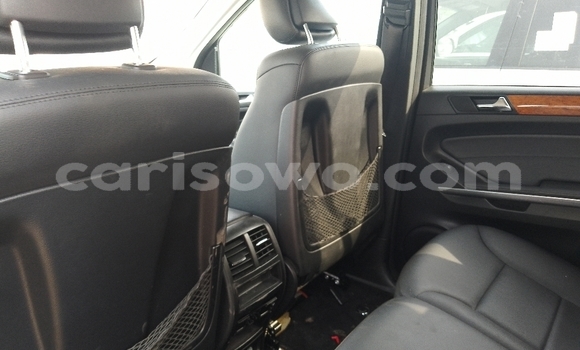 Acheter Occasion Voiture Mercedes-Benz ML–Class Blanc à Cotonou, Benin Acheter Occasion Voiture Mercedes-Benz ML–Class Blanc à Cotonou, Benin