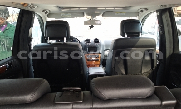 Acheter Occasion Voiture Mercedes-Benz ML–Class Blanc à Cotonou, Benin Acheter Occasion Voiture Mercedes-Benz ML–Class Blanc à Cotonou, Benin