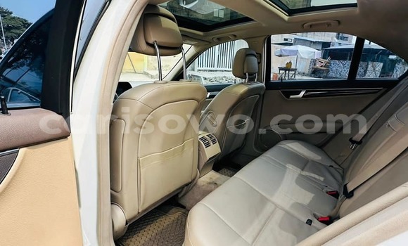 Ra Àlòkù Mercedes-Benz C–Class funfun Ọkọ̀ in Cotonou ni Benin Ra Àlòkù Mercedes-Benz C–Class funfun Ọkọ̀ in Cotonou ni Benin