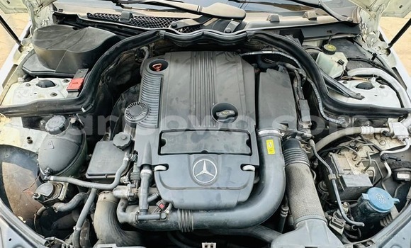 Ra Àlòkù Mercedes-Benz C–Class funfun Ọkọ̀ in Cotonou ni Benin Ra Àlòkù Mercedes-Benz C–Class funfun Ọkọ̀ in Cotonou ni Benin