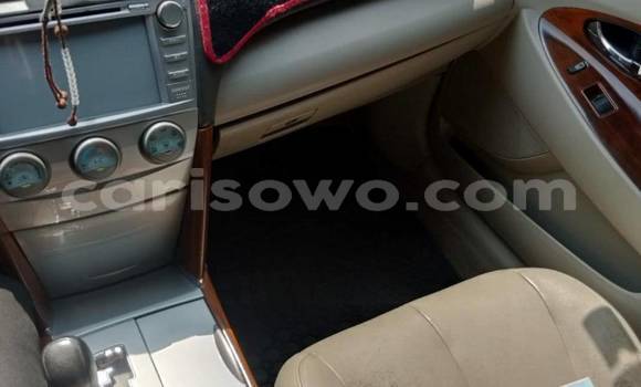 Sayi Na hannu Toyota Camry White Mota in Abomey Calavi a Benin Sayi Na hannu Toyota Camry White Mota in Abomey Calavi a Benin