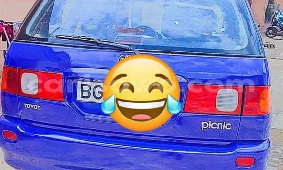 Buy Used Toyota Picnic Blue Car in Abomey Calavi in Benign Buy Used Toyota Picnic Blue Car in Abomey Calavi in Benign