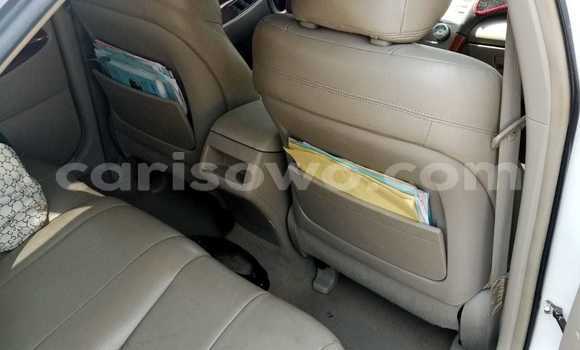 Ra Àlòkù Toyota Camry funfun Ọkọ̀ in Cotonou ni Benin Ra Àlòkù Toyota Camry funfun Ọkọ̀ in Cotonou ni Benin