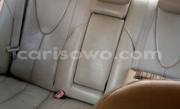 Ra Àlòkù Toyota Camry funfun Ọkọ̀ in Cotonou ni Benin Ra Àlòkù Toyota Camry funfun Ọkọ̀ in Cotonou ni Benin