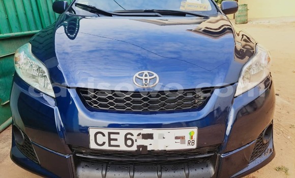Sayi Na hannu Toyota Matrix Blue Mota in Abomey Calavi a Benin