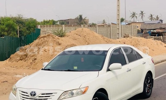 Acheter Occasion Voiture Toyota Camry Blanc à Abomey Calavi, Benin Acheter Occasion Voiture Toyota Camry Blanc à Abomey Calavi, Benin
