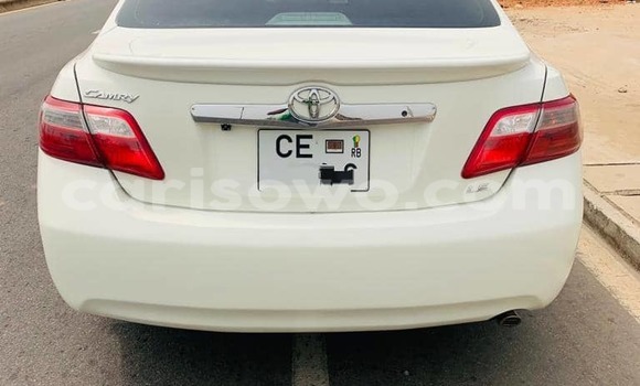 Acheter Occasion Voiture Toyota Camry Blanc à Abomey Calavi, Benin Acheter Occasion Voiture Toyota Camry Blanc à Abomey Calavi, Benin