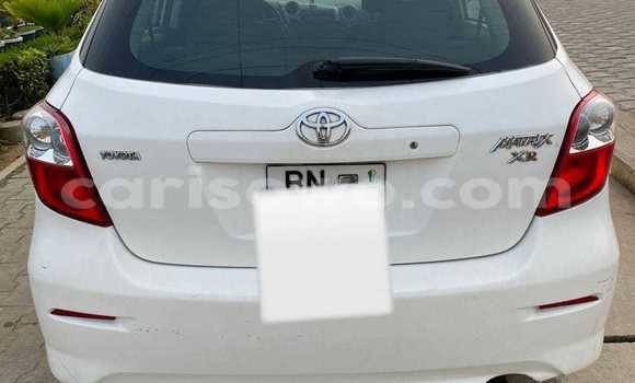 Sayi Na hannu Toyota Matrix White Mota in Cotonou a Benin