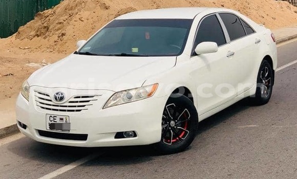 Sayi Na hannu Toyota Camry White Mota in Cotonou a Benin Sayi Na hannu Toyota Camry White Mota in Cotonou a Benin