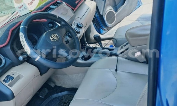 Sayi Na hannu Toyota RAV4 Blue Mota in Cotonou a Benin Sayi Na hannu Toyota RAV4 Blue Mota in Cotonou a Benin