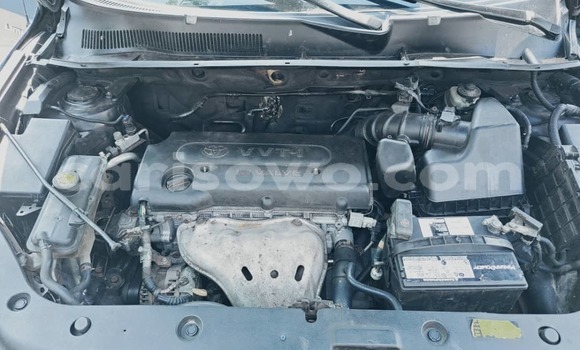 Sayi Na hannu Toyota RAV4 Blue Mota in Cotonou a Benin Sayi Na hannu Toyota RAV4 Blue Mota in Cotonou a Benin