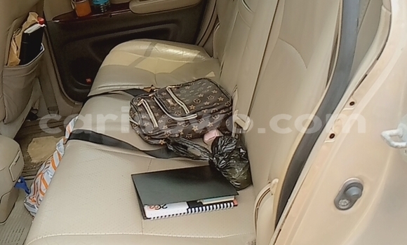 Ra Àlòkù Toyota Highlander Silver Ọkọ̀ in Cotonou ni Benin Ra Àlòkù Toyota Highlander Silver Ọkọ̀ in Cotonou ni Benin