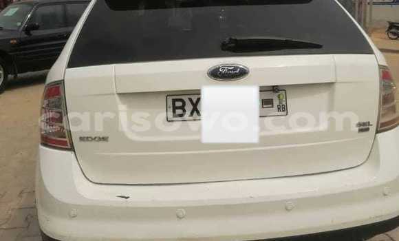 Ra Àlòkù Ford Edge funfun Ọkọ̀ in Cotonou ni Benin