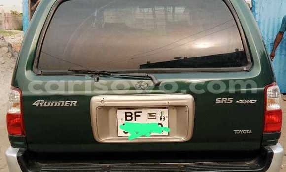 Ra Àlòkù Toyota 4Runner Alawọ ewe Ọkọ̀ in Cotonou ni Benin