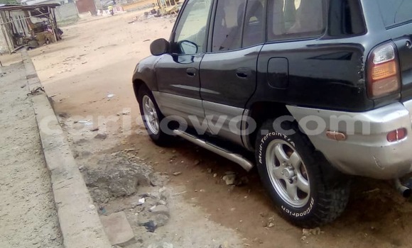 Ra Àlòkù Toyota RAV4 Silver Ọkọ̀ in Cotonou ni Benin Ra Àlòkù Toyota RAV4 Silver Ọkọ̀ in Cotonou ni Benin