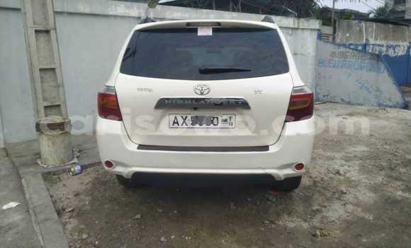 Buy Used Toyota Highlander White Car in Cotonou in Benign