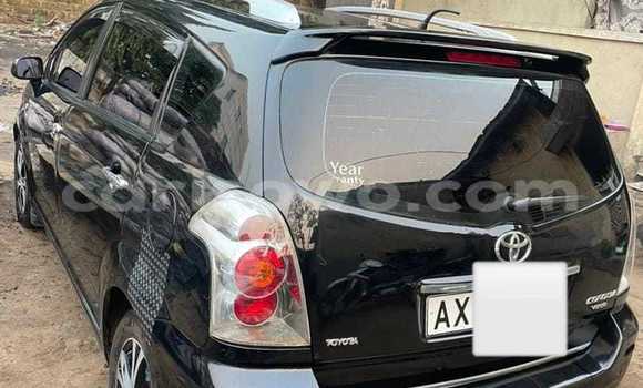 Sayi Na hannu Toyota Corolla Verso Black Mota in Cotonou a Benin