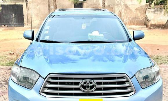 Sayi Na hannu Toyota Highlander Azurfa Mota in Cotonou a Benin