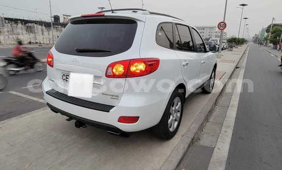 Ra Àlòkù Hyundai Santa Fe funfun Ọkọ̀ in Cotonou ni Benin