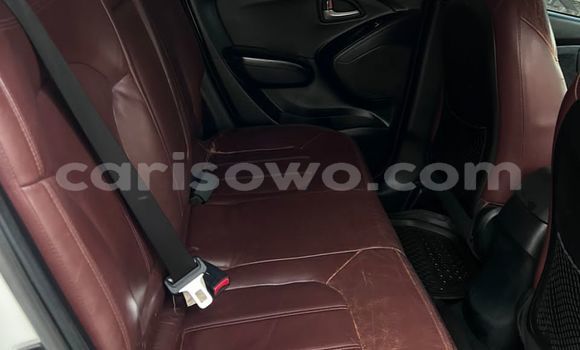 Sayi Na hannu Hyundai Tucson White Mota in Cotonou a Benin Sayi Na hannu Hyundai Tucson White Mota in Cotonou a Benin