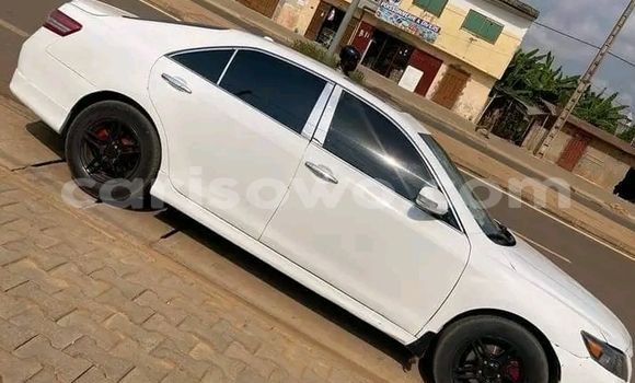 Ra Àlòkù Toyota Camry funfun Ọkọ̀ in Porto Novo ni Benin Ra Àlòkù Toyota Camry funfun Ọkọ̀ in Porto Novo ni Benin