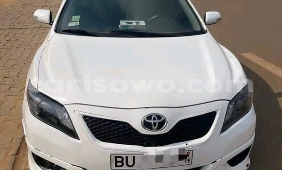 Ra Àlòkù Toyota Camry funfun Ọkọ̀ in Porto Novo ni Benin Ra Àlòkù Toyota Camry funfun Ọkọ̀ in Porto Novo ni Benin