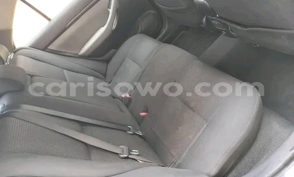 Acheter Occasion Voiture Toyota Avensis Bleu à Porto Novo, Benin