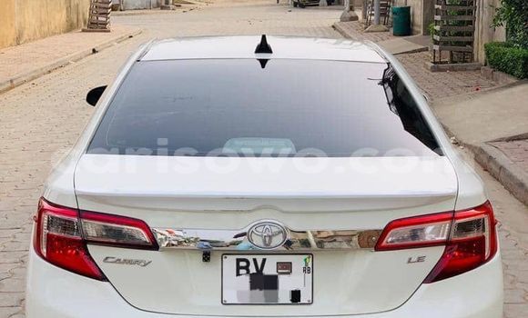 Buy Used Toyota Camry White Car in Cotonou in Benign