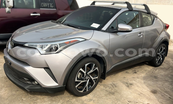 Sayi Na hannu Toyota C-HR Azurfa Mota in Porto Novo a Benin