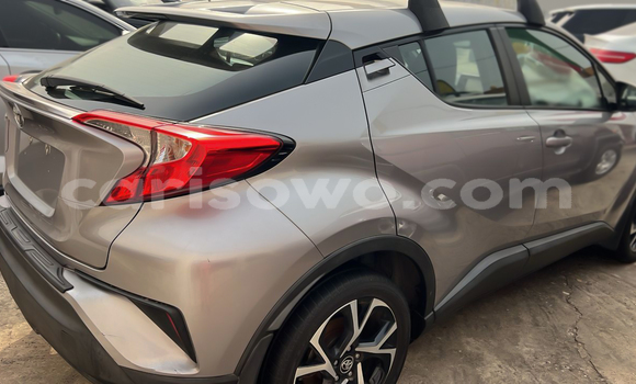 Acheter Occasion Voiture Toyota C-HR Gris à Porto Novo, Benin Acheter Occasion Voiture Toyota C-HR Gris à Porto Novo, Benin
