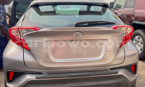 Acheter Occasion Voiture Toyota C-HR Gris à Porto Novo, Benin Acheter Occasion Voiture Toyota C-HR Gris à Porto Novo, Benin