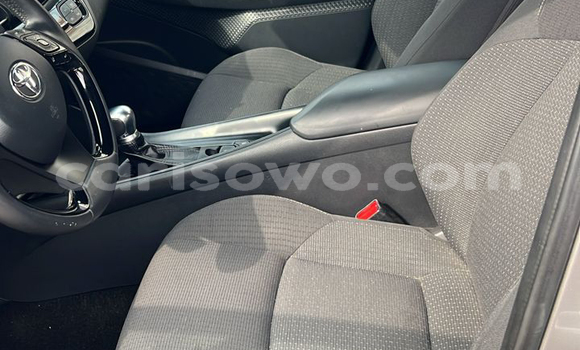 Ra Àlòkù Toyota C-HR Silver Ọkọ̀ in Cotonou ni Benin Ra Àlòkù Toyota C-HR Silver Ọkọ̀ in Cotonou ni Benin