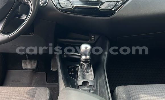Ra Àlòkù Toyota C-HR Silver Ọkọ̀ in Cotonou ni Benin Ra Àlòkù Toyota C-HR Silver Ọkọ̀ in Cotonou ni Benin