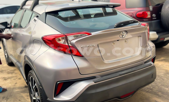 Ra Àlòkù Toyota C-HR Silver Ọkọ̀ in Cotonou ni Benin Ra Àlòkù Toyota C-HR Silver Ọkọ̀ in Cotonou ni Benin
