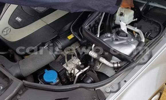 Sayi Na hannu Mercedes-Benz C-klasse Azurfa Mota in Cotonou a Benin Sayi Na hannu Mercedes-Benz C-klasse Azurfa Mota in Cotonou a Benin